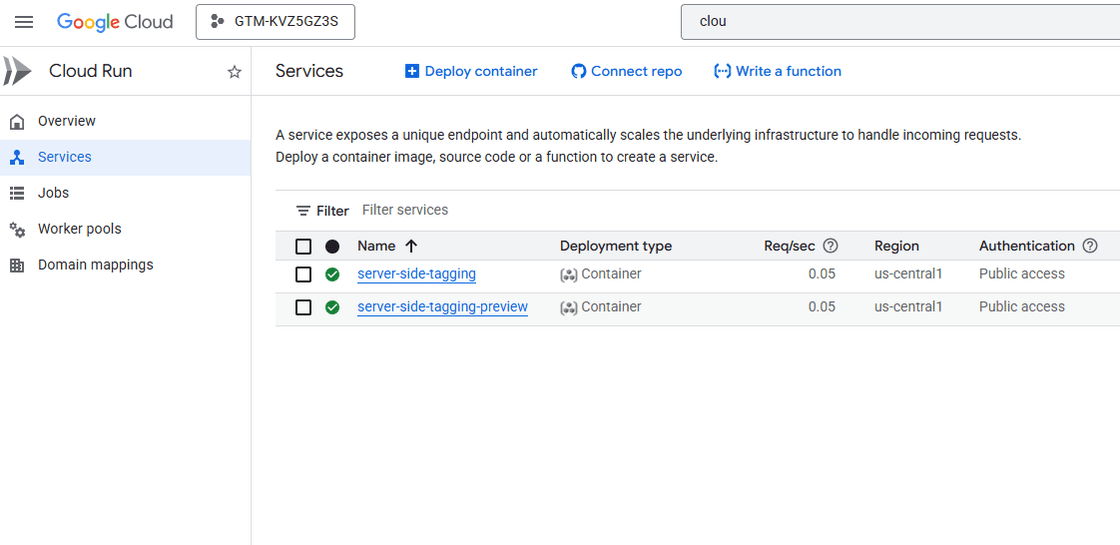 Serviços do Cloud Run no Google Cloud Platform associados ao projeto do GTM server-side. O serviço principal 'server-side-tagging' é o endpoint que recebe as requisições de tracking, enquanto 'server-side-tagging-preview' provavelmente é uma instância separada para testes e preview. Ambos estão configurados com acesso público e localizados na região us-central1.
